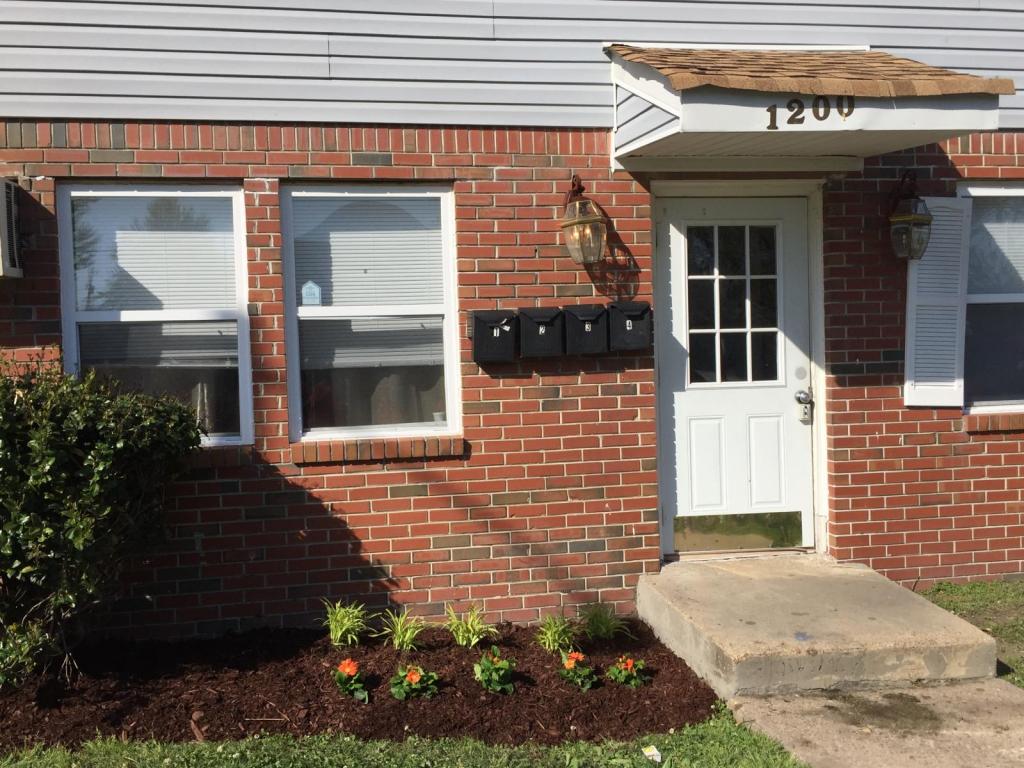Primary Photo - 1200 Rugby St