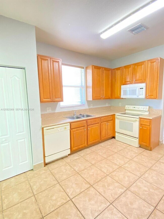 Foto del edificio - 2302 NE 37th Terrace
