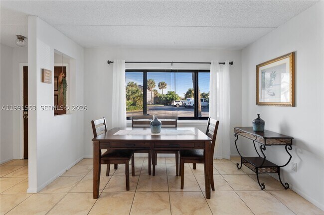 Foto del edificio - 1145 N Shannon Ave