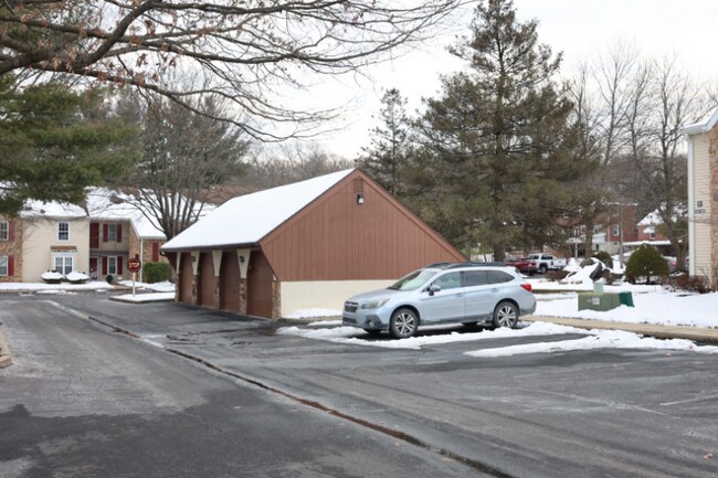 Foto del edificio - 154 Valley Greene Cir