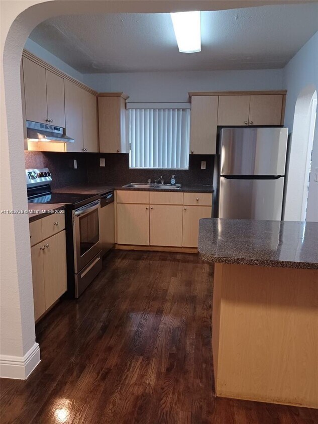 Foto principal - 2 bedroom in North Miami FL 33162