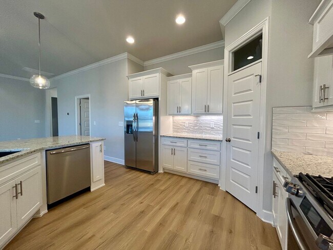 Building Photo - Beautiful Home in Pea Ridge, 3 Car Garage & Fenced In Yard!