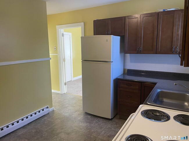 Building Photo - 57 N Main St