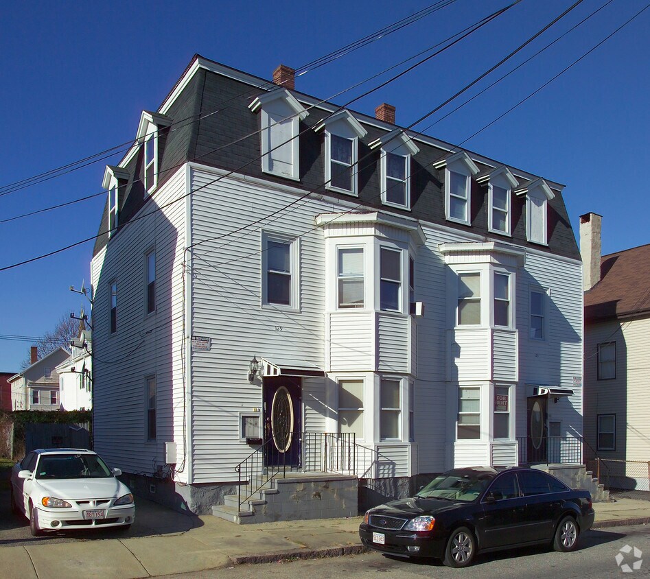 123129 5th St, Fall River, MA 02721 123129 5th St Fall River, MA