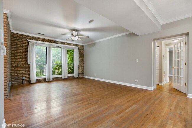 Building Photo - 4514 N Ashland Ave