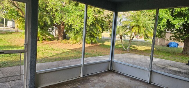 Building Photo - Beautiful  4bed  2Bath  House