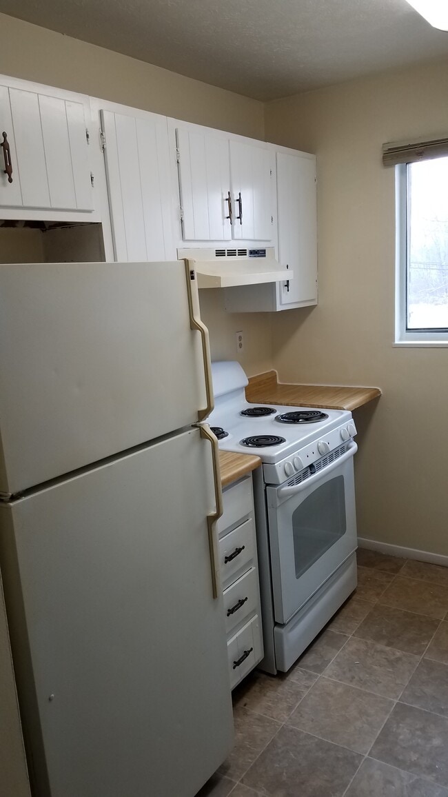 Building Photo - 3040 Angel Dr