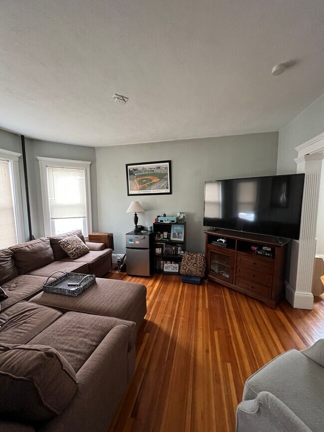 Foto del edificio - Brighton / Oak Square 2 Bed.  Full Dining ...