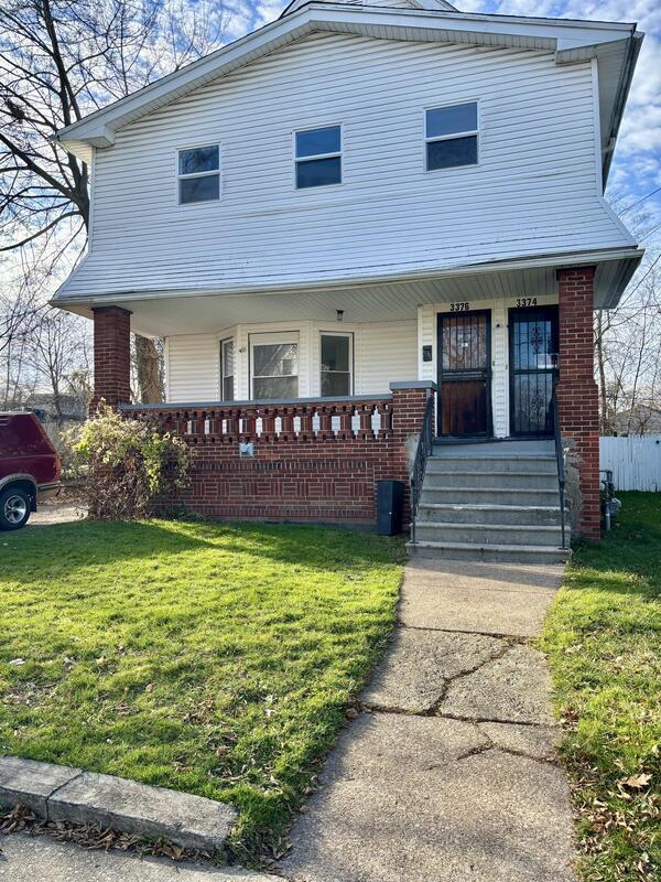 Primary Photo - 3374 East 128th Street - 3