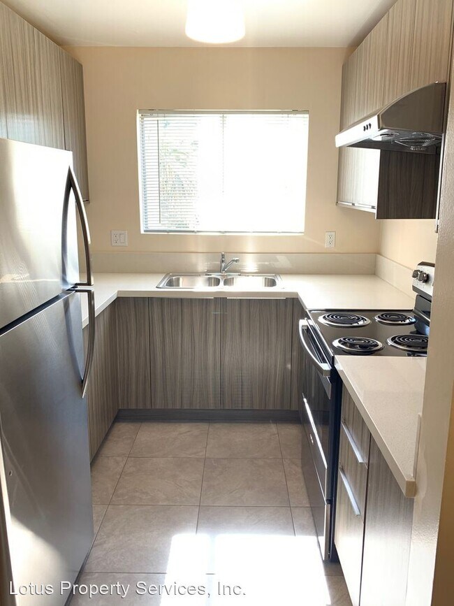 Foto del edificio - 108-114 E Live Oak St