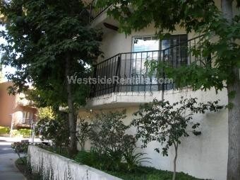 Primary Photo - 4249 Longridge Ave