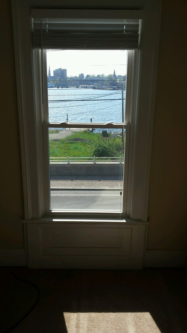 Foto del edificio - 198 Thames St