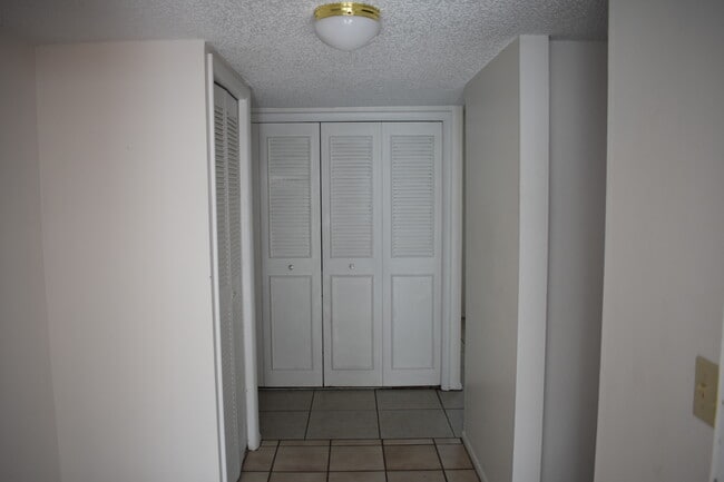 Building Photo - 4008 Audubon Dr