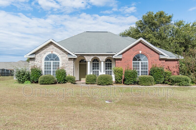 221 Sunset Dr, Deatsville, AL 36022 House Rental in Deatsville, AL