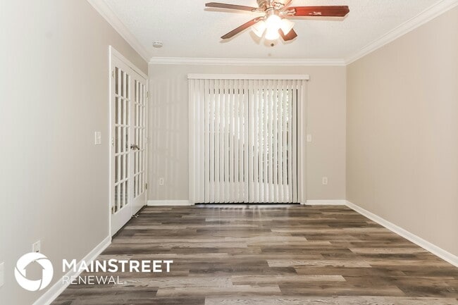 Foto del edificio - 4120 Palm Bay Cir