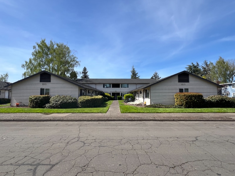 Foto principal - 810 NW 23rd St