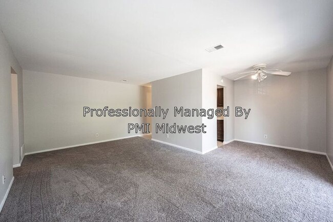 Building Photo - 640 Wooddale Terrace