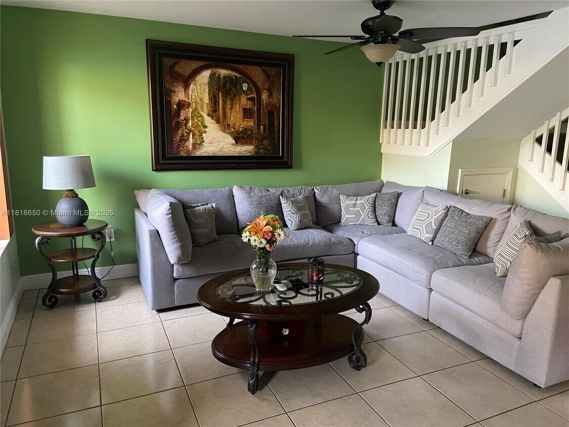 Foto principal - 11115 W Okeechobee Rd