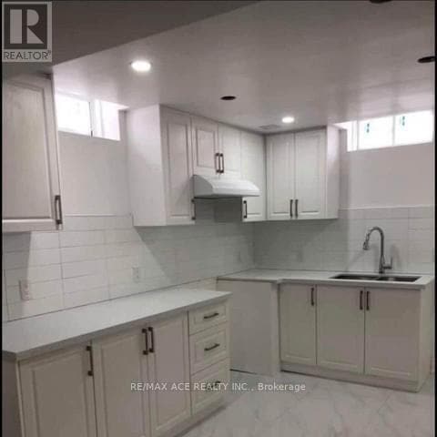 Building Photo - 27 Swans Acre Trail