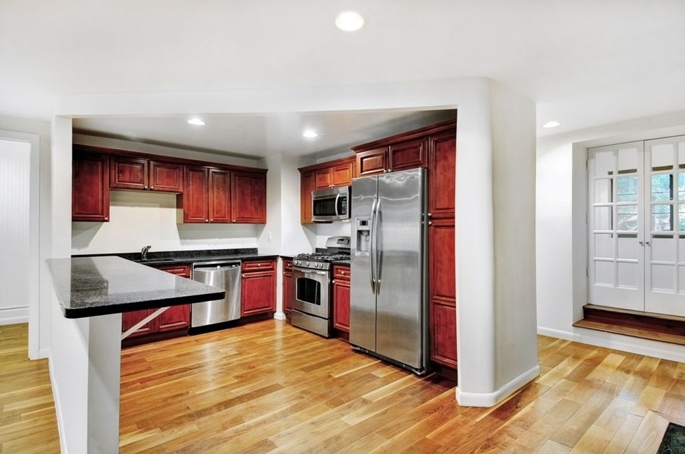 Primary Photo - 59 Morton St