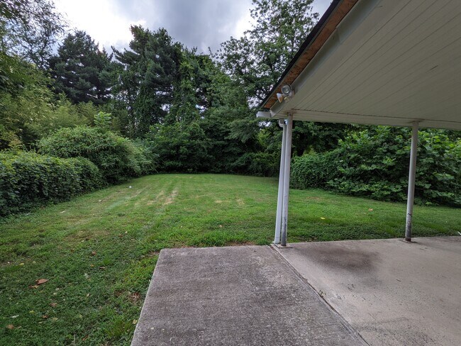 Building Photo - 1201 Schumacher Dr
