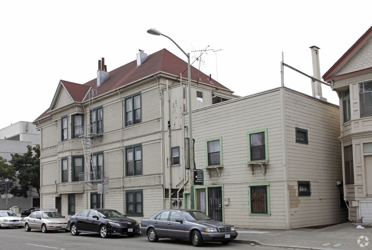 Building Photo - 733 Madison