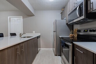Building Photo - 8100 Geneva Ct
