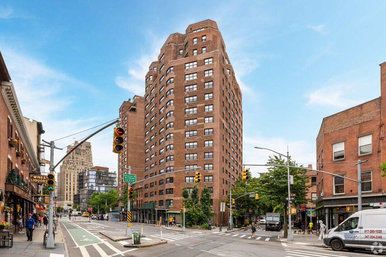 Primary Photo - 46 Eighth Ave