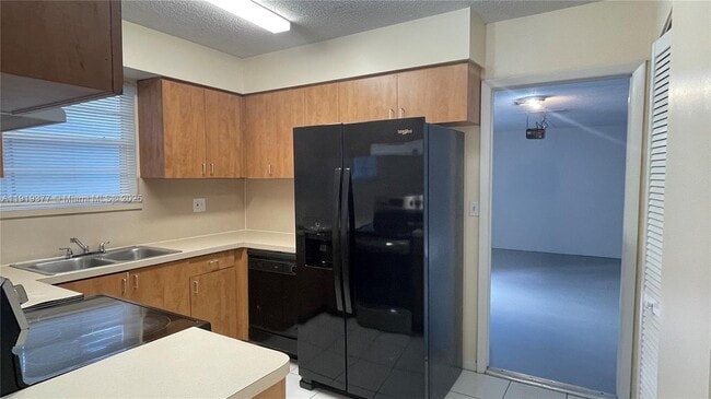 Foto del edificio - 2444 Raleigh St