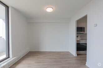 1BR, 1BA - 653SF - Dining Room - 50 Burnhill Road