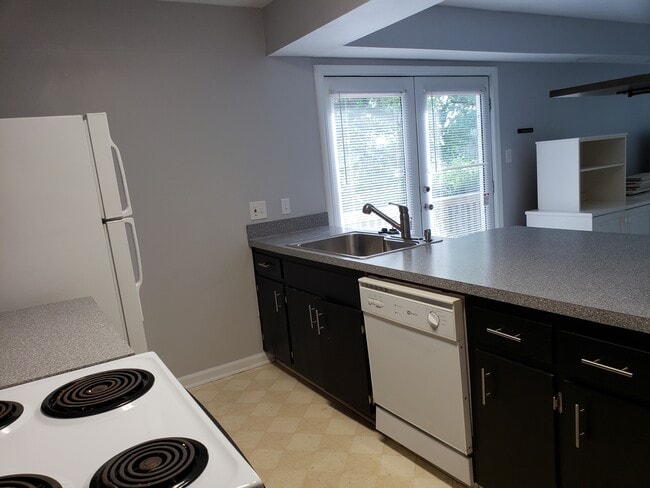 Building Photo - 2319 Green Timbers Trl