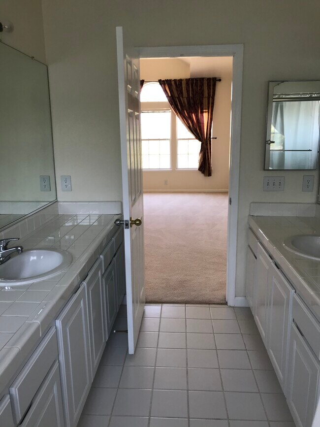 Building Photo - 260 Channing Way