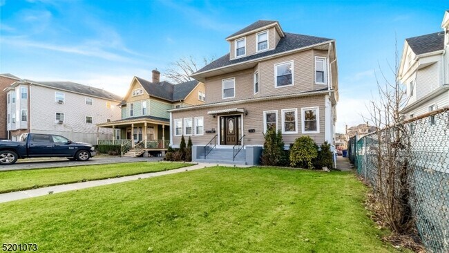 Building Photo - 61 S Maple Ave