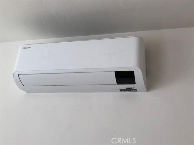 Building Photo - 1328 N Buena Vista St