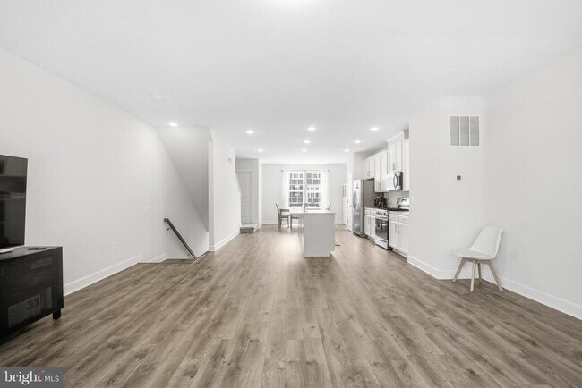 Building Photo - 6073 Camerons Ferry Dr
