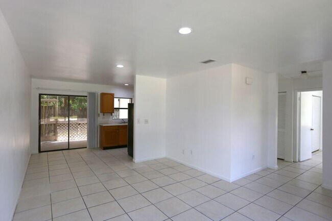 Building Photo - 787 Lantern Tree Ln