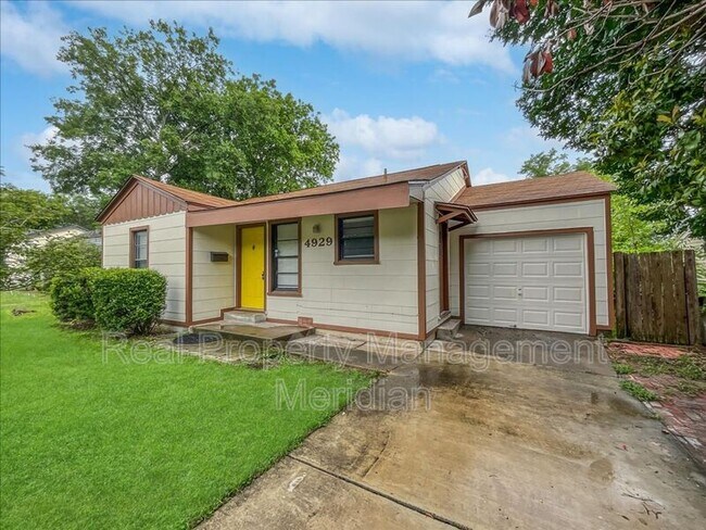 Foto del edificio - 4929 Donnelly Ave
