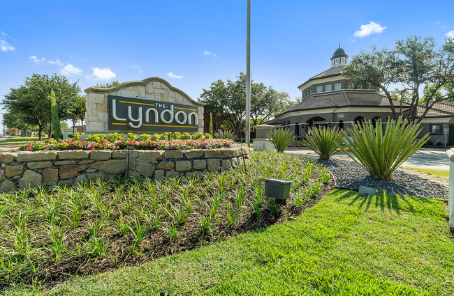 Community Signage - The Lyndon