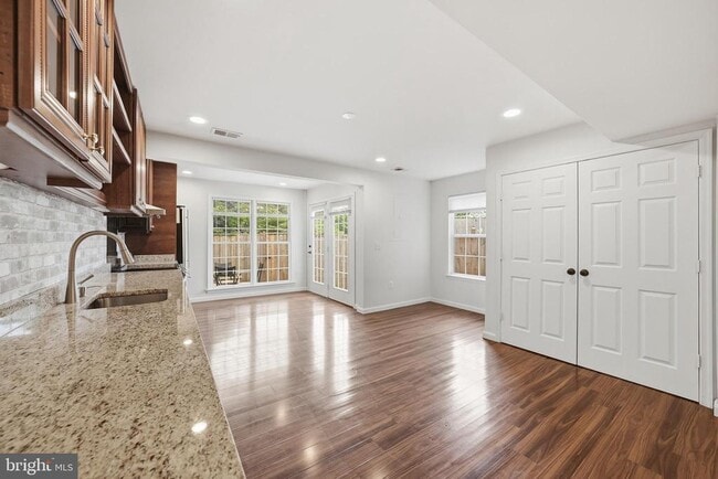 Foto del edificio - 20430 Herring Pond Terrace