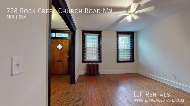 Foto del edificio - 728 Rock Creek Church Rd NW