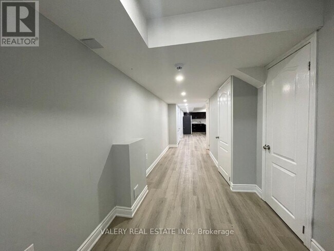 Photo du bâtiment - 13 Frampton Rd