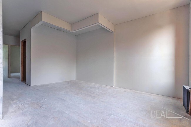 Building Photo - 829 Greene Avenue #TownhouseR