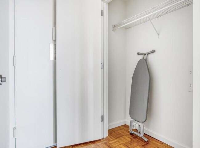 Photo - 1 bedroom in Queens NY 11109 Apartment