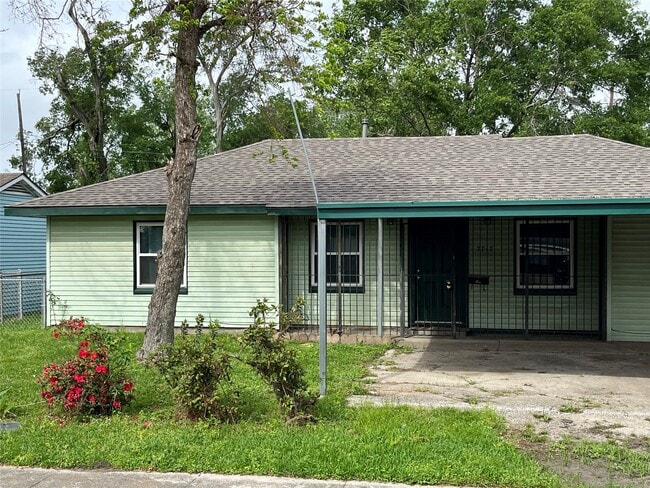 Building Photo - 7717 Roswell St