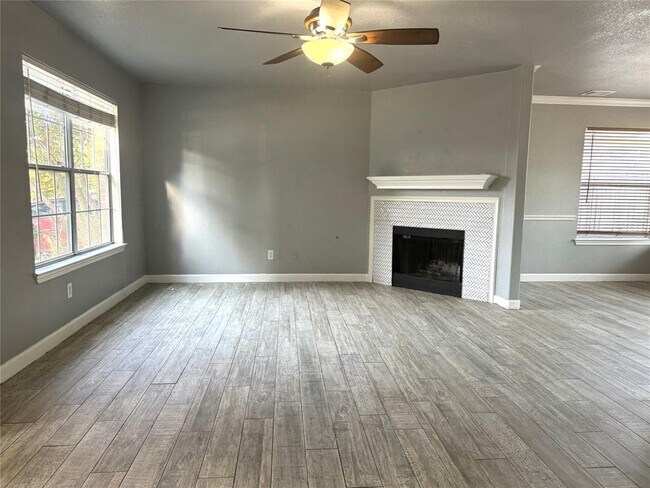 Foto del edificio - 1012 Silverstone Ln