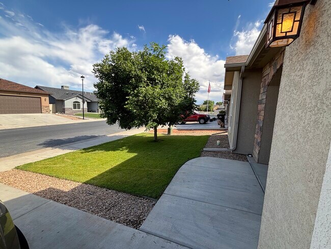 Building Photo - 439 Donogal Dr