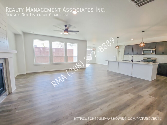 Building Photo - Stunning 4 Bedroom House in Boise