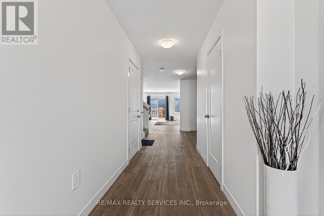 Photo du bâtiment - 95 Queensbrook Cres