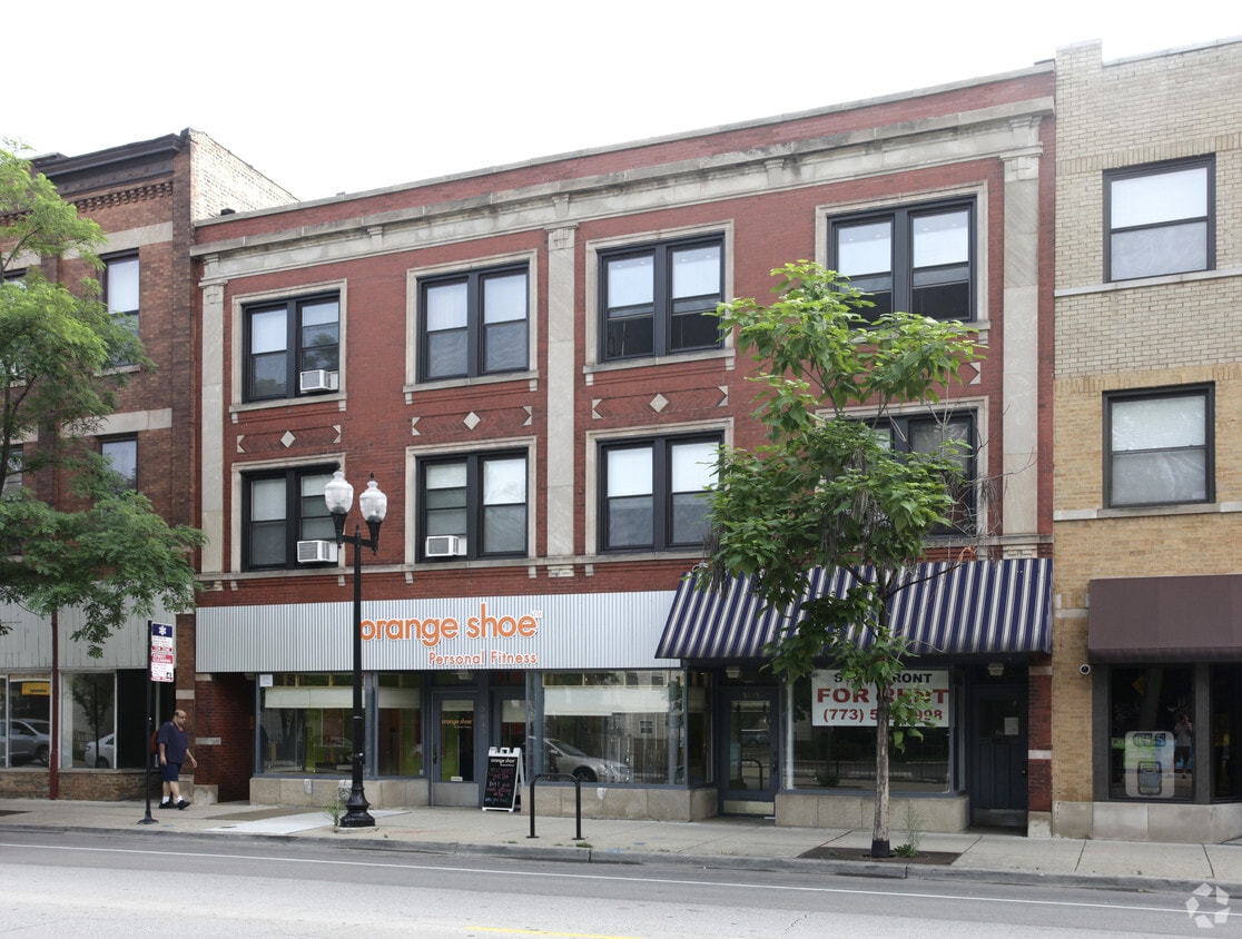 Primary Photo - 3843-3845 N Lincoln Ave