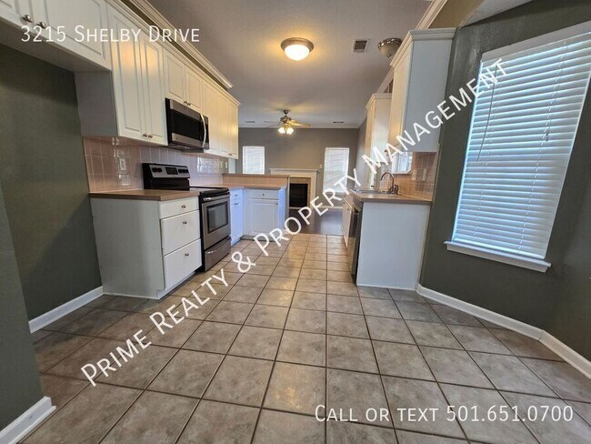 Building Photo - 3215 Shelby Dr